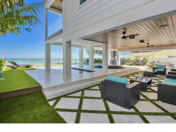 Luxe Rental Located between City Pier and Rod N Reel Pier